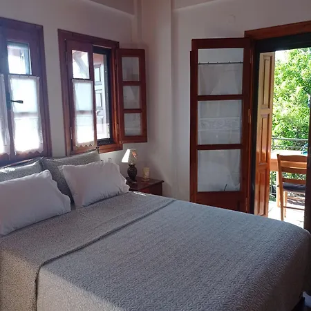 Euphoria Living Pouríon