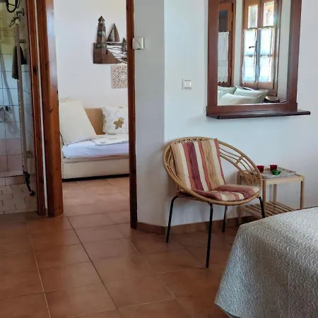 Euphoria Living Pouríon